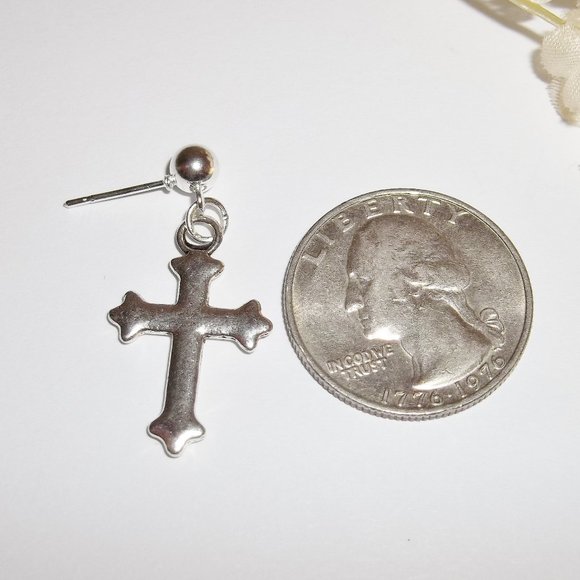 One Silver Cross Earring Men's Jewelry Unisex Style Minimalist Simple NWT 5325 - Picture 6 of 9